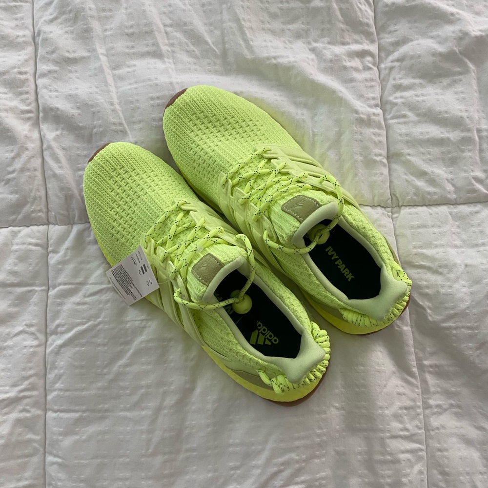 NWT Adidas IVP Ultra Boost